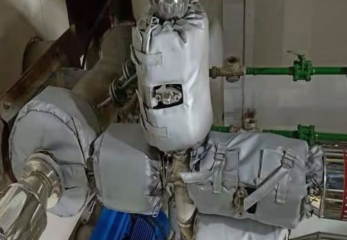 高溫管道<a href=http://www.xjqxbj.com/e/tags/?tagname=%E4%BF%9D%E6%B8%A9%E9%9A%94%E7%83%AD target=_blank class=infotextkey>保溫隔熱</a>衣